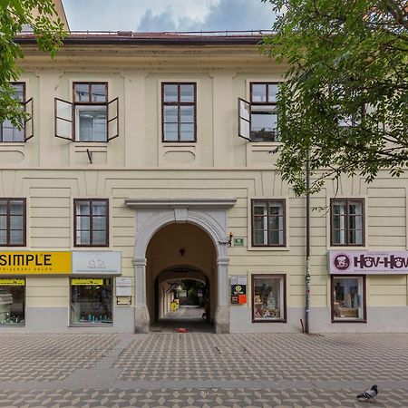 Апартаменты By The Walnut Tree Любляна Экстерьер фото